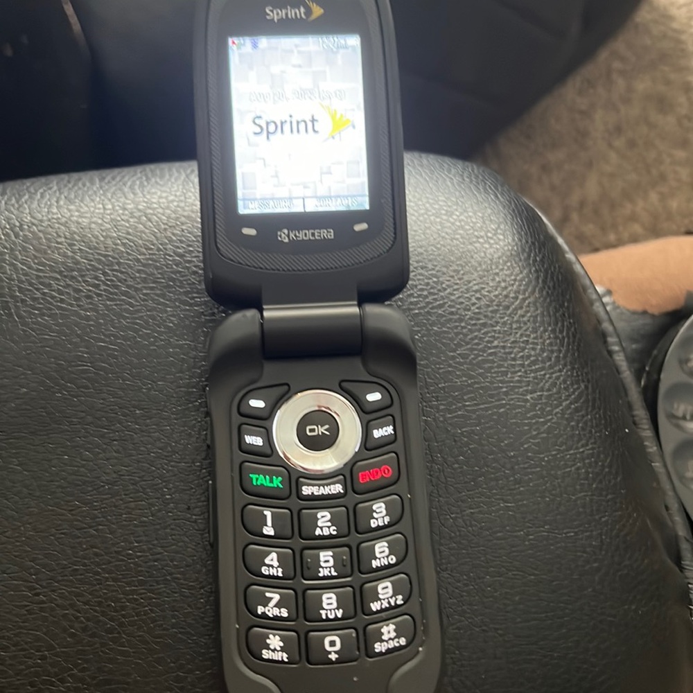 Sprint Kyocera flip phone in working condition
